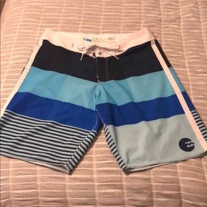 BILLABONG Recycler Series. Size 31